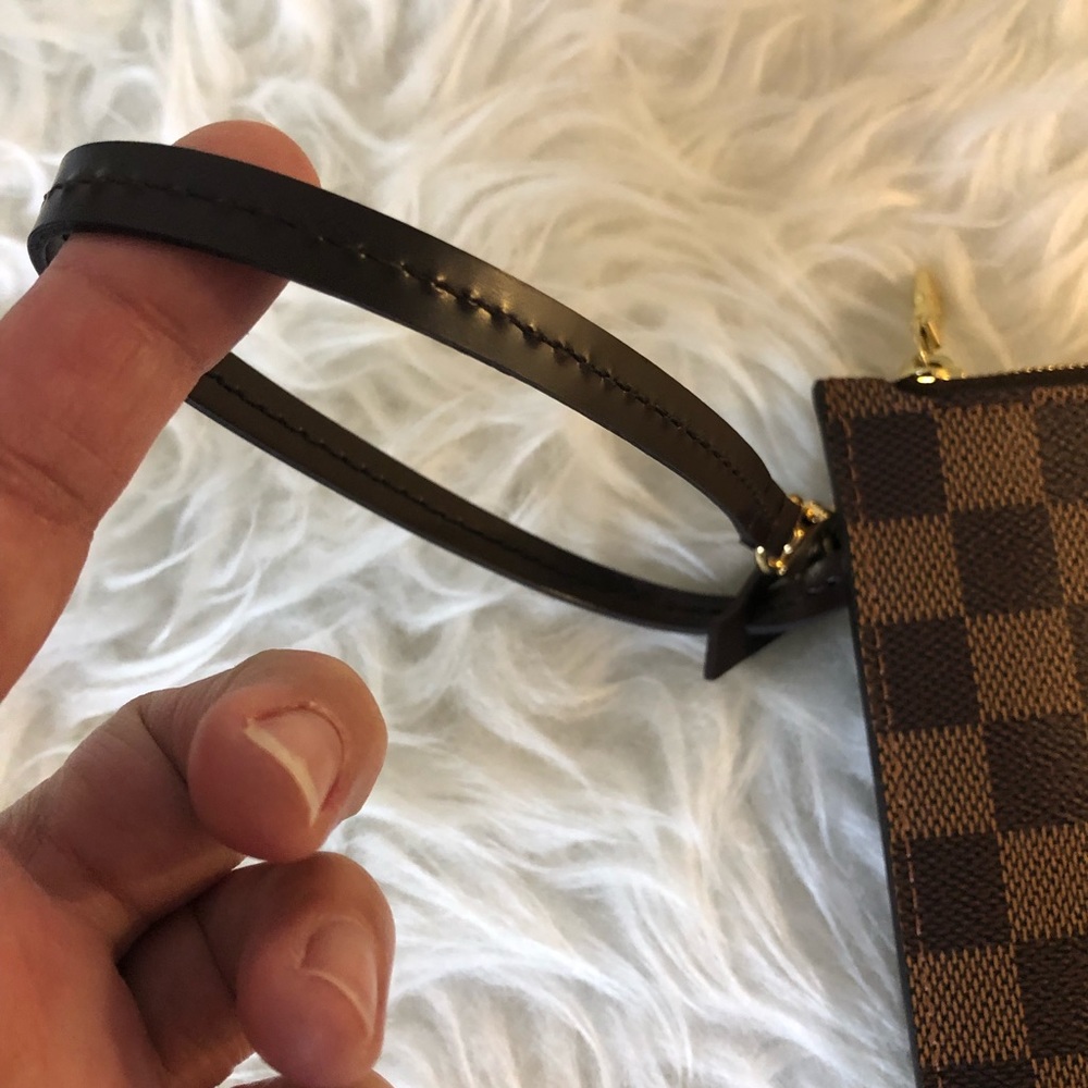 SOLD💚AUTHENTIC NEVERFULL GM DAMIER EBENE POUCH - Picture 2 of 8